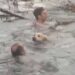 Deux policiers sautent lac gelé sauver chien