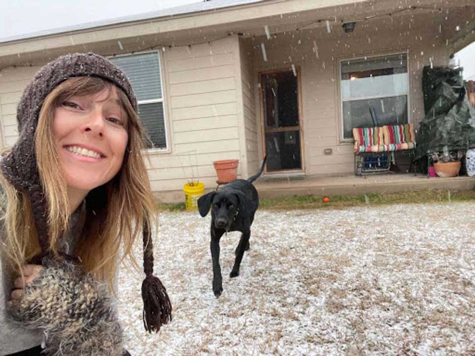 chien voit neige première fois